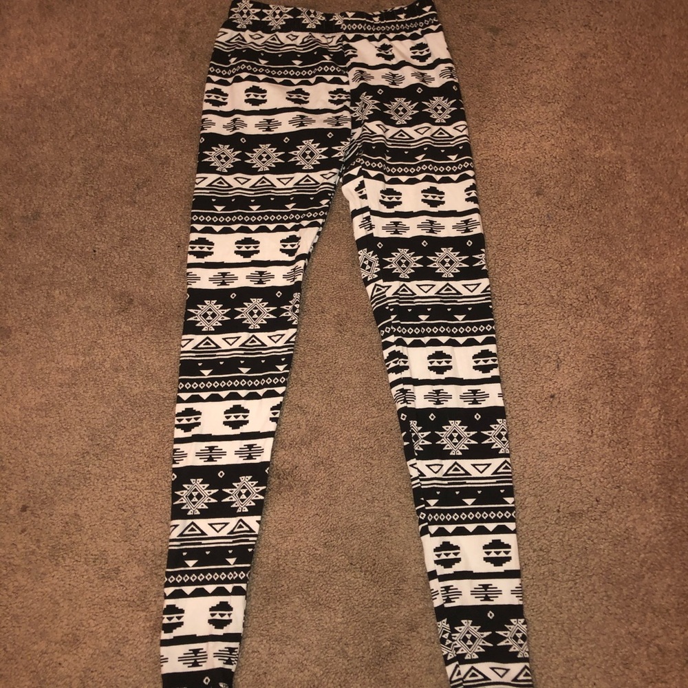 Tribal print leggings